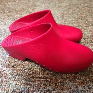 Calzuro nursing clogs